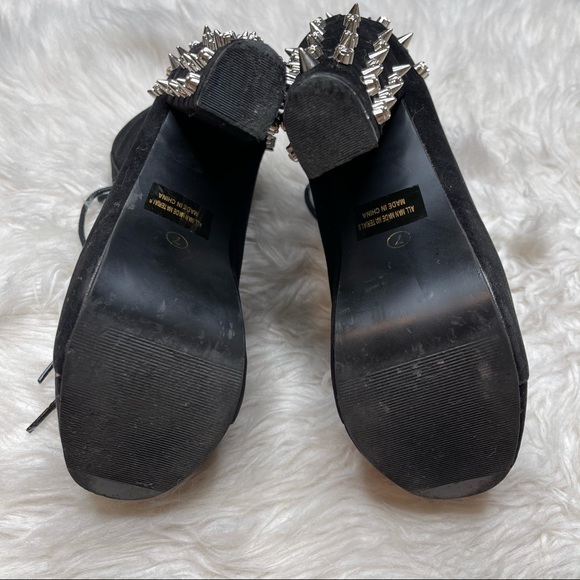 ❌ SOLD Glaze | Studded Ankle Platform Heel Booties - Picture 7 of 7
